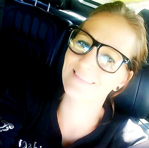 Meet your Posher, Tammy - Picture 1 of 1